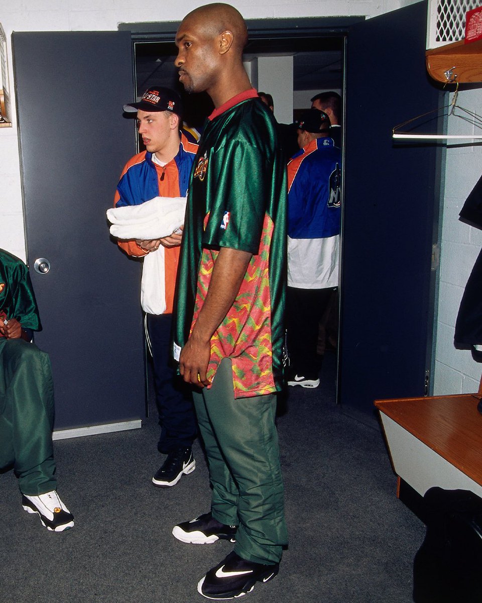 ComplexSneakers's tweet image. “The Glove” Nike Air Zoom Flight rumored to return next year, how we feel about these coming back? 

Via: (IG) sneakermarketro