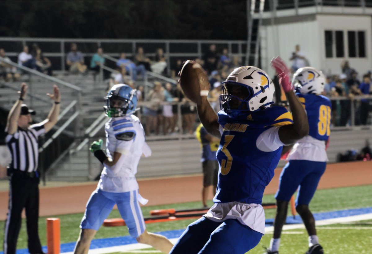 Onto the next 
I just want to say I’m going to remember this team forever, thank you to all my teammates and coaches for making this season memorable senior year. What a blessing it was , love all yall boys 
Forever 3 out 💔✊🏽