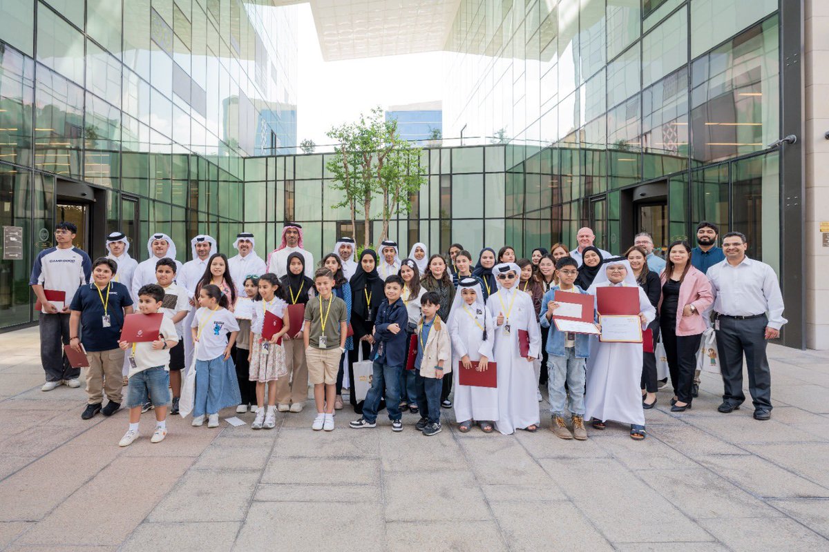 👩‍💼👨‍💼 أكثر من 700 طفل وطفلة يخوضون تجربة العمل ليوم واحد مع ذويهم ضمن مبادرة “الموظف الصغير” التي نظمها مركز قطر للتطوير المهني التابع لمؤسسة قطر 🌟

تهدف المبادرة إلى غرس الوعي المهني المبكر وتعزيز الحوار الأسري حول الخيارات التعليمية والمهنية

#مرسال_قطر | #قطر 🇶🇦