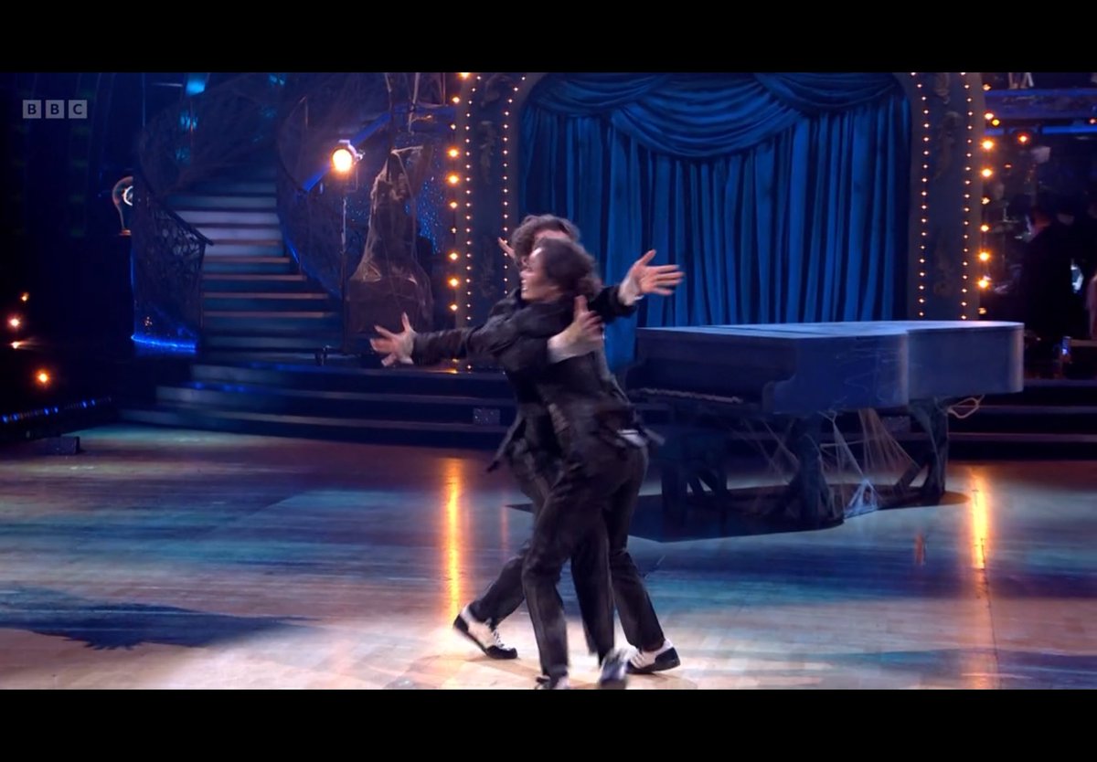 Here we go again.

The Katya Jones choreography blowing everything else out of the water.

She is unbelievable.

#strictly #scd #StrictlyComeDancing #katya #lewis #katyajones