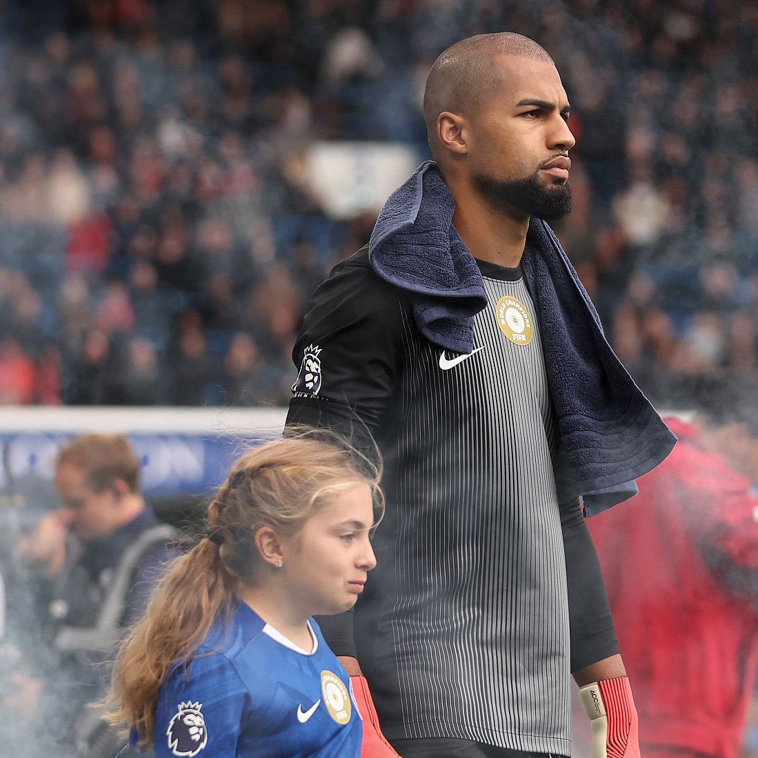 CFC_OBED's tweet image. I watched Jorgensen against wolves , and I watch Sanchez today . For his ability to come out and get the ball .
A Sanchez appreciation tweet