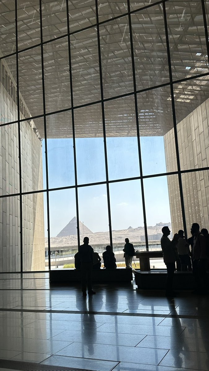 كلمتين ومن اول السطر . 

عظيمه يا مصر 🇪🇬