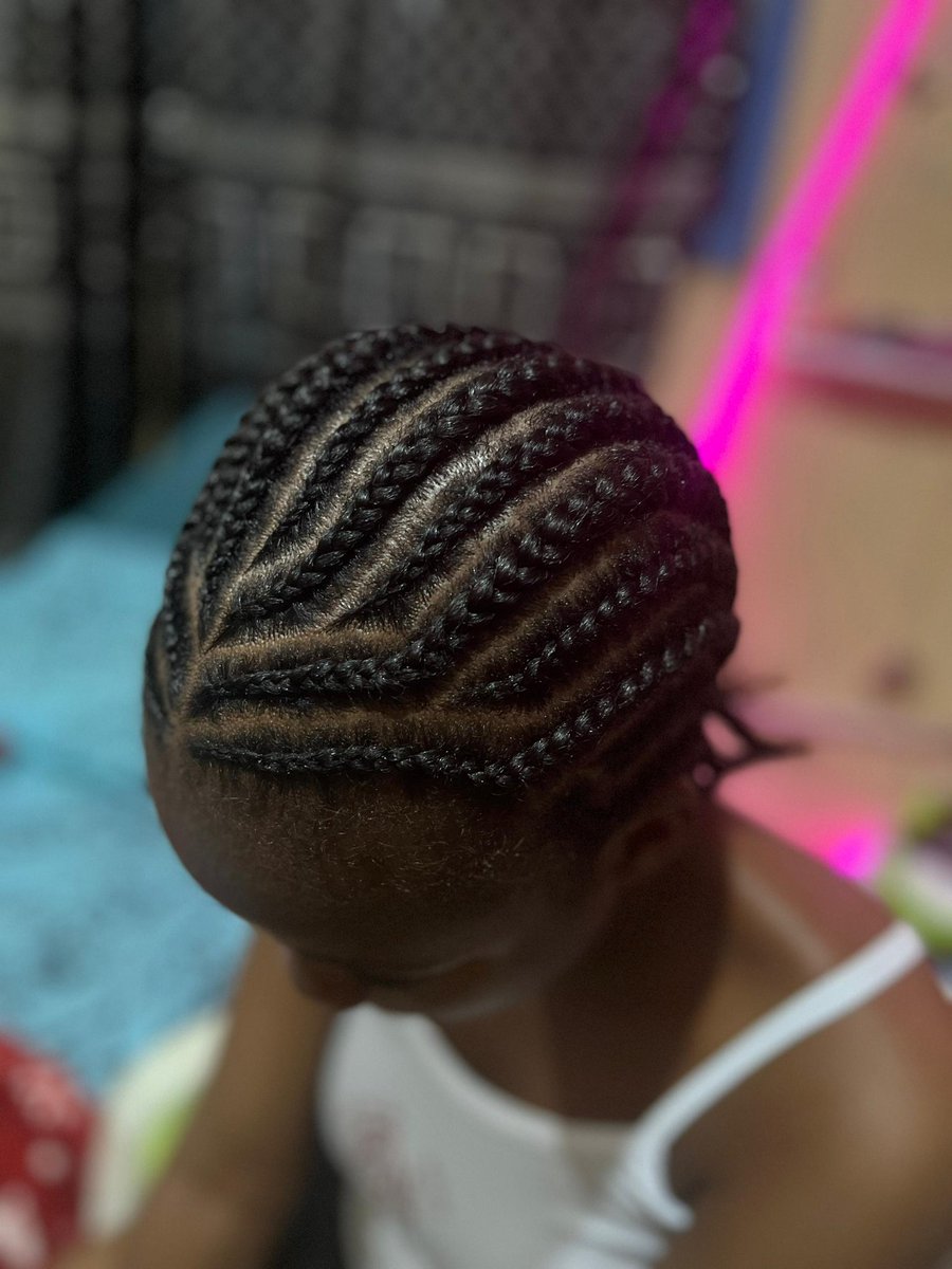 I_am_Onidiri_'s tweet image. New look for the new month 

All back made by hairstylist wey go Harvard come graduate join 😉

.. this is November, all that happened, It was God all alongggg
Convenant keeping God 
Oni majemu ayo
Oranmonise fayati

#convenantkeepingGod
#allback  #onidirimade_