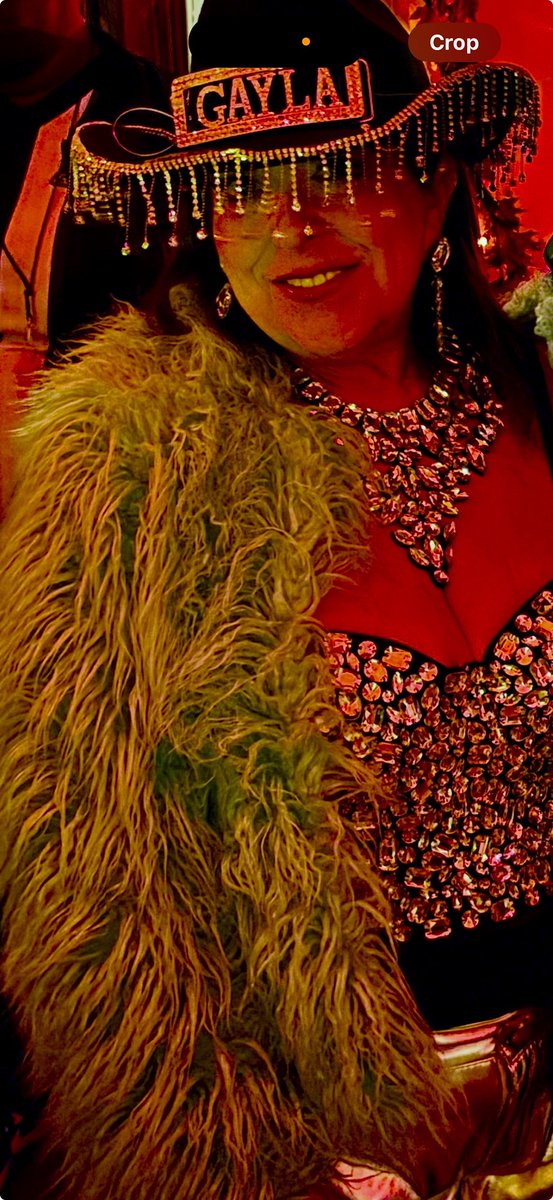 gaylabentley's tweet image. For a Halloween party in Aiken South Carolina, I pulled straight from my own wardrobe and added a little sparkle. 💋

#GaylaBentleyStyle #FashionsStepsister #AikenSC #RhinestoneCowgirl #StyleThatTeaches #FashionThatInspires