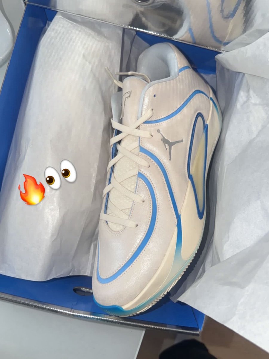 JustFreshKicks's tweet image. FIRST LOOK: Jordan Tatum 4 &amp;amp; Air Jordan 11 Low IE "Welcome to Tokyo" 😳🇯🇵