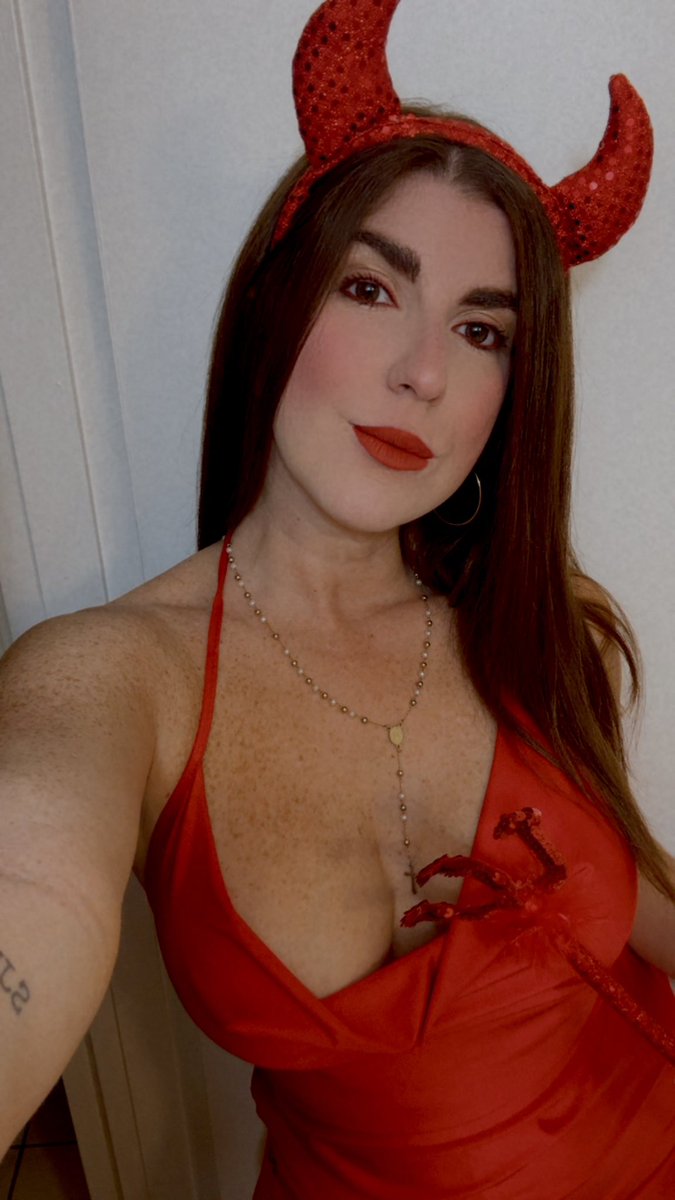 amo el color rojo. 💄