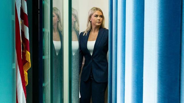 EricLDaugh's tweet image. 🚨 JUST IN: The Trump White House has caught reporters SPYING on Karoline Leavitt, putting their ear to Leavitt’s office door during sensitive conversation with CABINET secretaries.
As a result: “We’ve had to chase reporters down who started strolling into restricted areas…