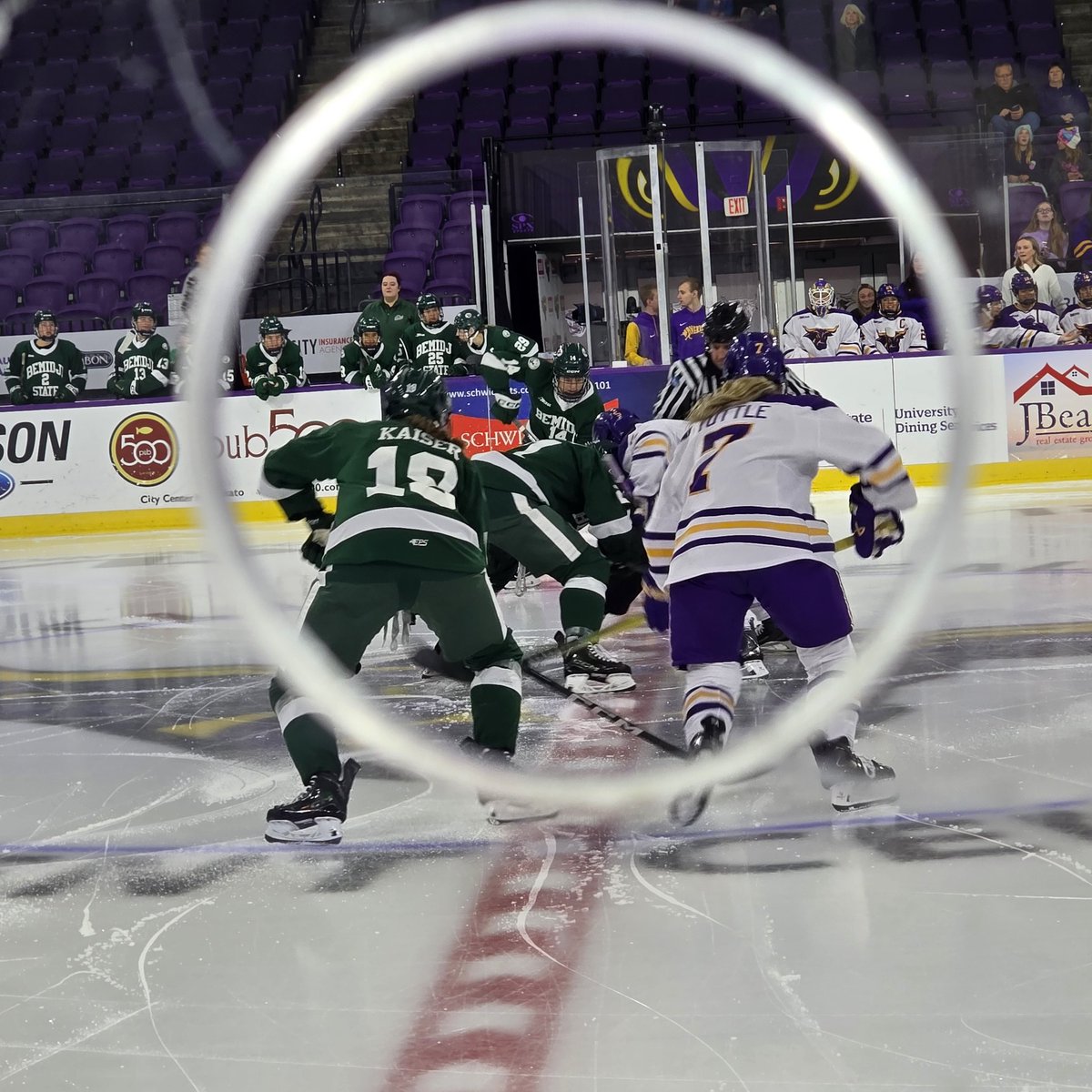 Obligatory #GlassHole puck drop <a href="/MinnStWHockey/">Minnesota State Women’s Hockey</a> vs <a href="/BSUBeaversWHKY/">Bemidji State Women’s Hockey</a> <a href="/WCHA_WHockey/">WCHA Hockey</a> #HornsUp #MavFam