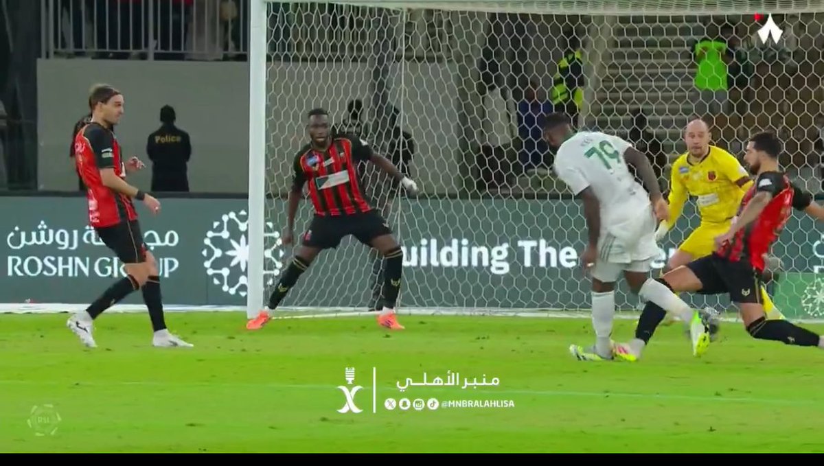 <a href="/Merihdemiral/">Merih Demiral</a> <a href="/bt3/">عمرو</a> ذي اللي واضحه ماتحتسب للاهلي .. وبالمقابل النصر ياخذ بلنتيات وهميه !!