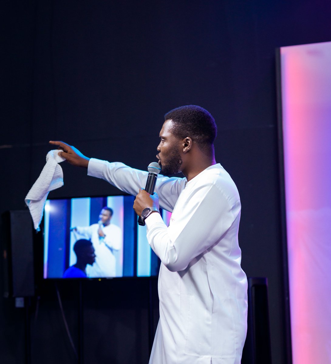 tph_jos's tweet photo. FESTIVAL OF LIGHT, 2025!
Day 4 - Evening.

What a night! 🔥🔥🔥

Diverse disruptions! By the sheer mercies of the Lord! We're such a grateful people!

Join us tomorrow for the grand finale by 9am! 

#SHOUTSOFGRACE https://t.co/sF3nmgyotV