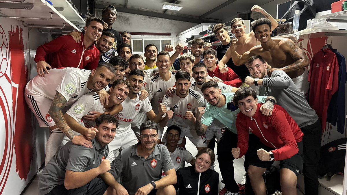 ❤️ 𝐎𝐬 𝐪𝐮𝐢𝐞𝐫𝐨 (𝐦𝐮𝐜𝐡𝐨). 

#PasiónPorLoNuestro | #CDUtreraCeutaB