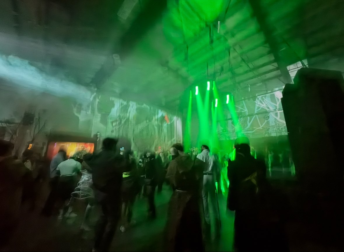 I hate DC halloween what do you mean you’re
 tradwife who should’ve been at the club