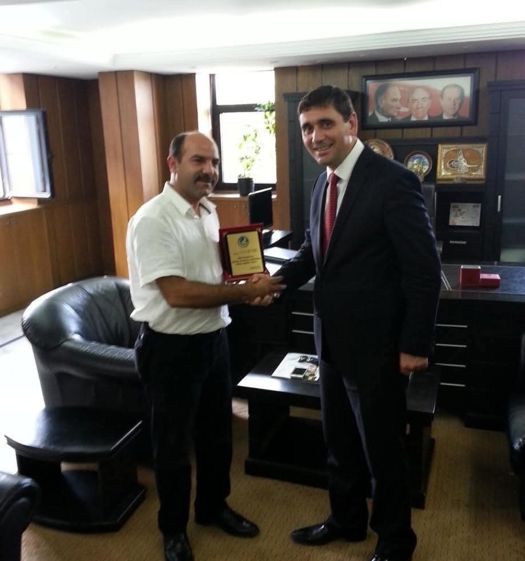 Kıymetli kardeşim, ülküdaşım ve eski dönem Milletvekili adaylarımızdan Ersen Tüzener kardeşimin hayatını kaybettiğini büyük bir üzüntüyle öğrendim.

Merhum Ülküdaşımıza Allahtan rahmet, kederli ailesine başsağlığı dilerim.

Mekanı Cennet Olsun İnşaallah