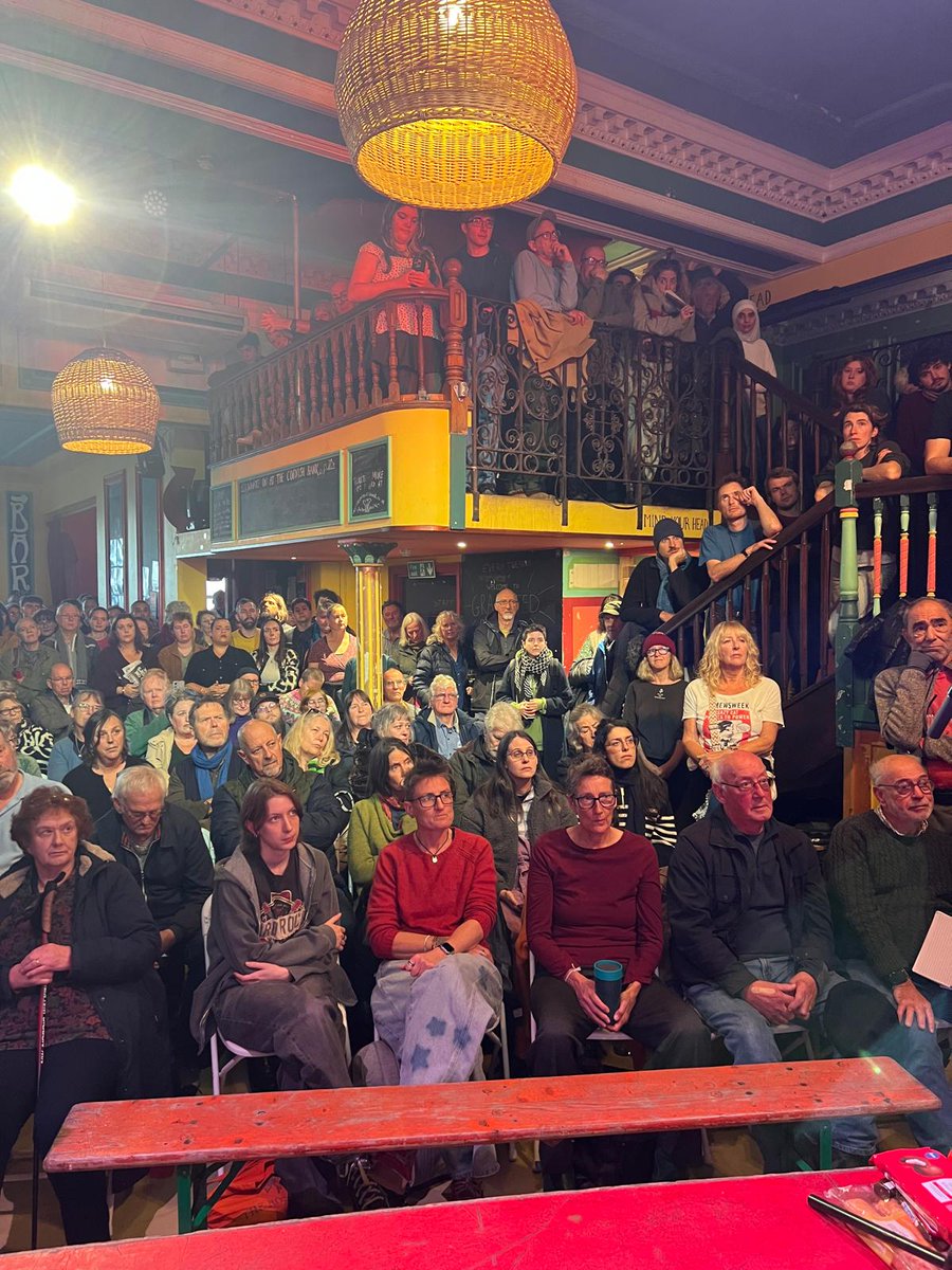 Another great day of regional assemblies, with hundreds of members coming together to build a new kind of political party from the ground up 💪

Great energy in Falmouth, capped by a packed rally with <a href="/jeremycorbyn/">Jeremy Corbyn</a>!