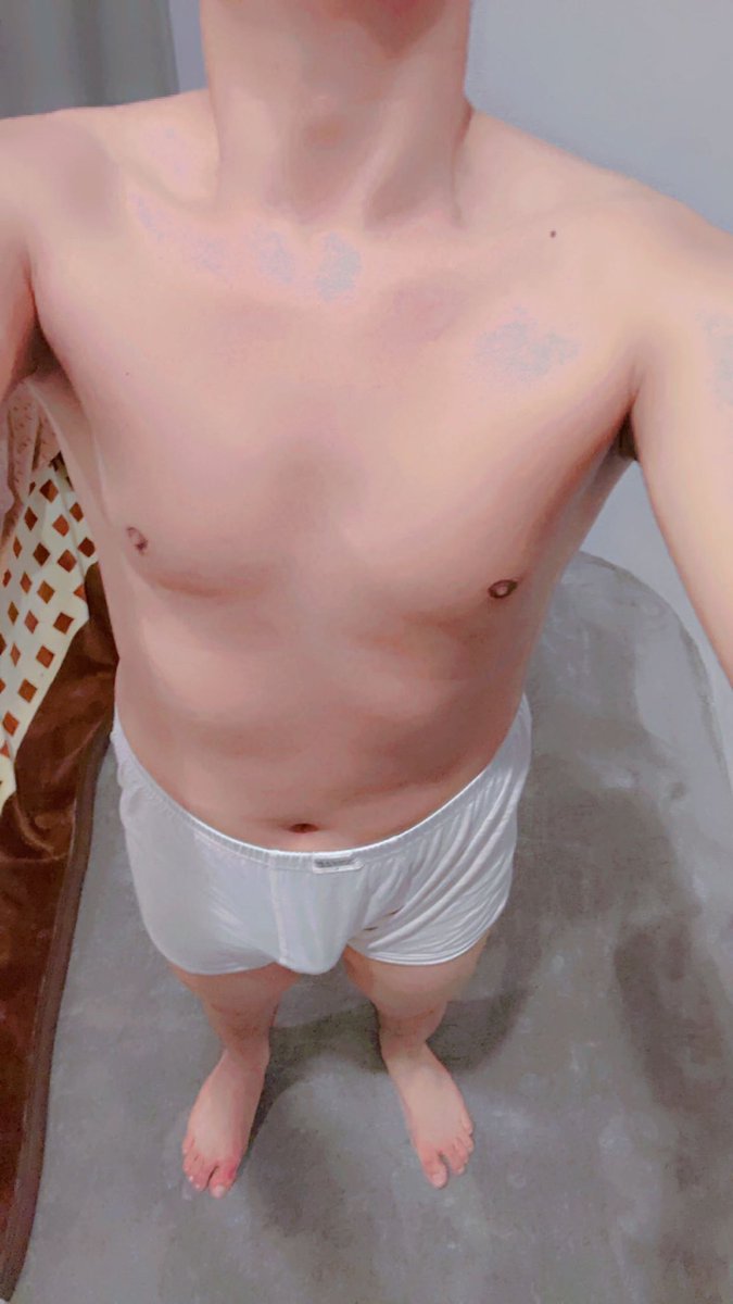 m7389817045014's tweet photo. زاير ابها عندي مكان ابي دب ناعم الجاد يجي سناب 🥵🥵🥵https://t.co/HxUf22WAg0 https://t.co/QCRpOKME4g