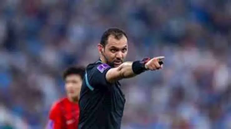 اخفوا تقريره وعينه ماتشوف !  
ثم اخفوا رايه وهو مايشوف ! 

وياويله لو مايحسبها يمكن يعدمونه 
مسكين الهويش من يد دلهوم وهو ماكلها 

#دوري_رضاوة_المنتهي