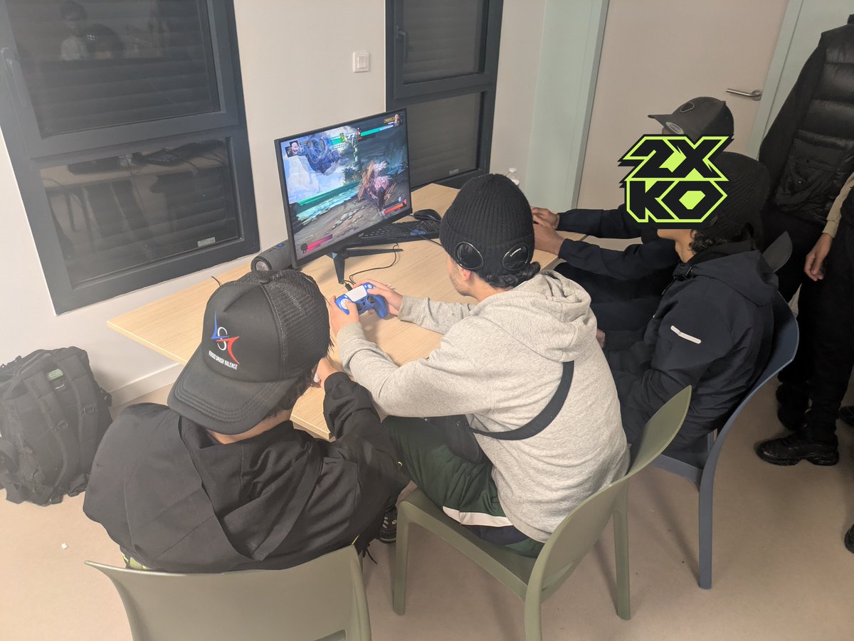 VSV26K's tweet photo. 📷 Voici les photos de notre veillée eSport du secteur jeunesse (15 ans et +) à la MPT Fontbarlettes !

Versus, respect et esprit d’équipe à travers un tournoi en duo sur #2XKO, projeté sur grand écran ! 

Merci aux équipes et bravo à tous.tes !

🎥 VOD : https://t.co/901zsffHj1 https://t.co/hu9lHai93I