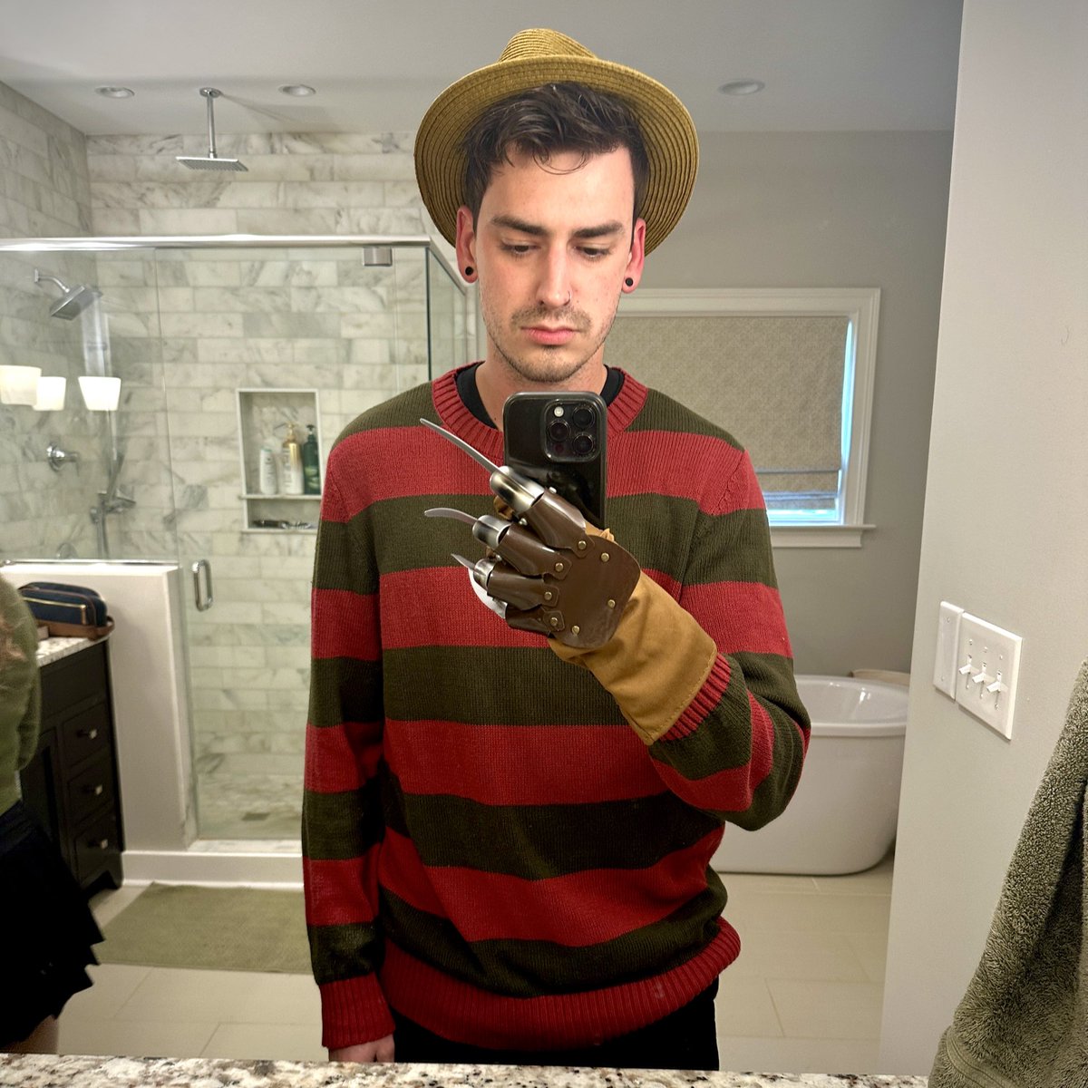 Sam Tabor tweet media