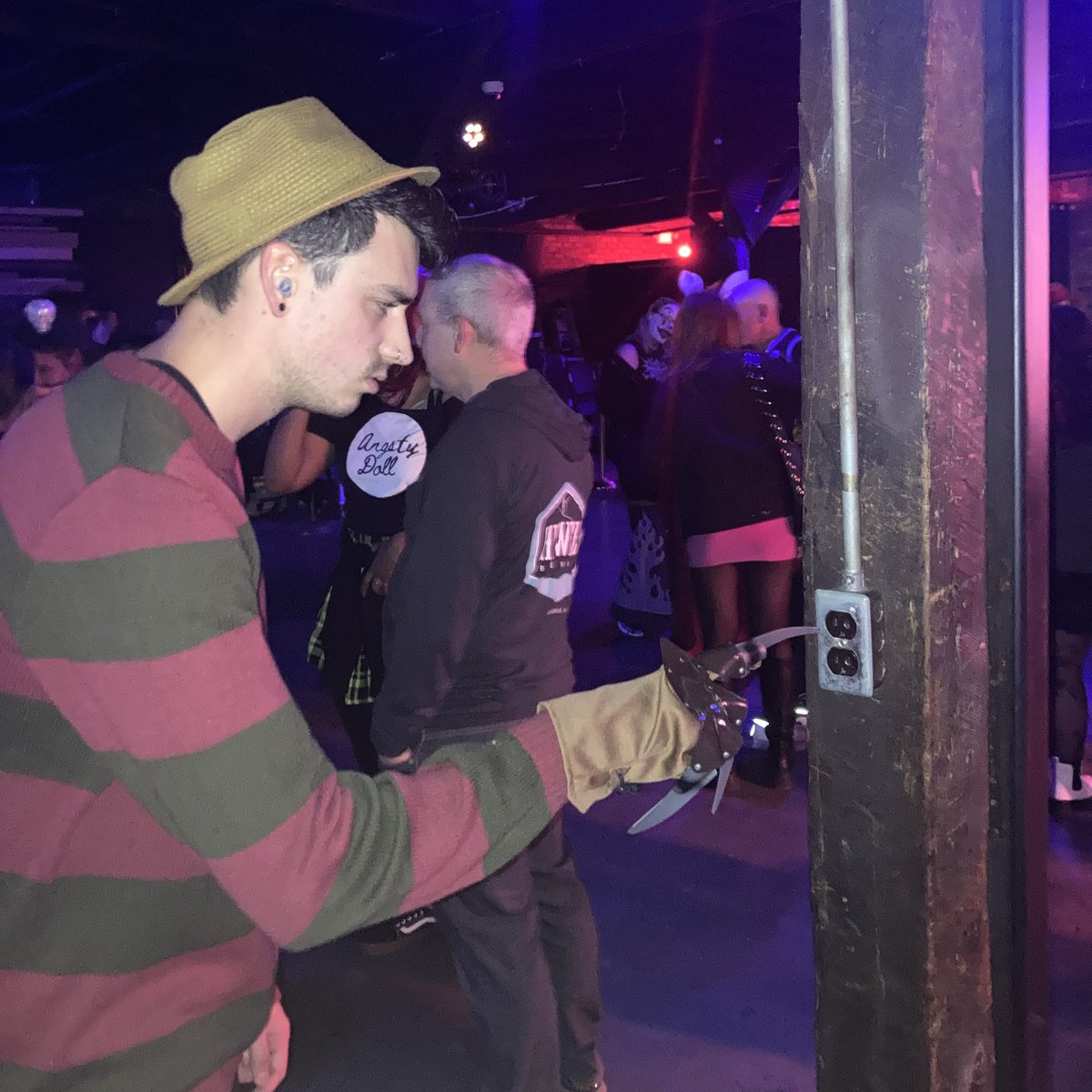 Sam Tabor tweet media