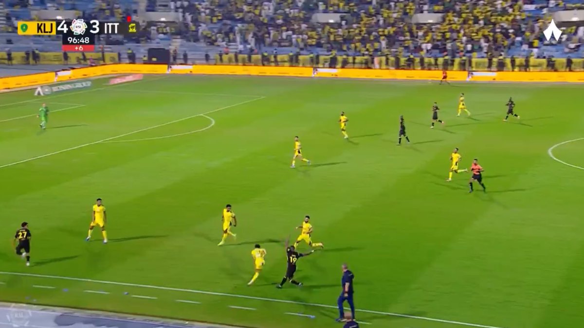 3bood1927's tweet image. بخصوص الهدف
١- الحكم أعلن دقيقة إضافية ولعبت الكرة ٩٦:٠٠
٢- تم احتساب ركلة حرة ٩٦:٤٨، قبل انتهاء
الدقيقة بـ١٢ ثانية؛ لذا -بديهيات-: تُلعَب الركلة
٣- الهدف من الركلة
٤- محللكم فاشل في أ-ب كورة!

بخصوص المخلل
بحثت ووجدته يحلل دائمًا، لكن لم يحلل
بعد لقاء الاتحاد والهلال، لماذا؟! 😂