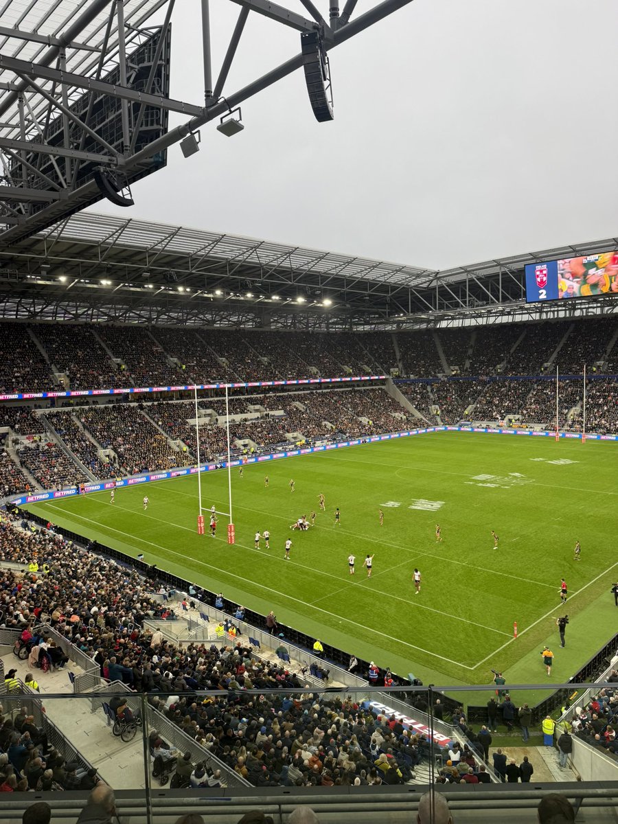 StephenFisher_'s tweet image. Superb Saturday watching a bit of International Rugby League… minus the result! 🏴󠁧󠁢󠁥󠁮󠁧󠁿🇦🇺 

Some stadium that too! 👏🏼😮‍💨