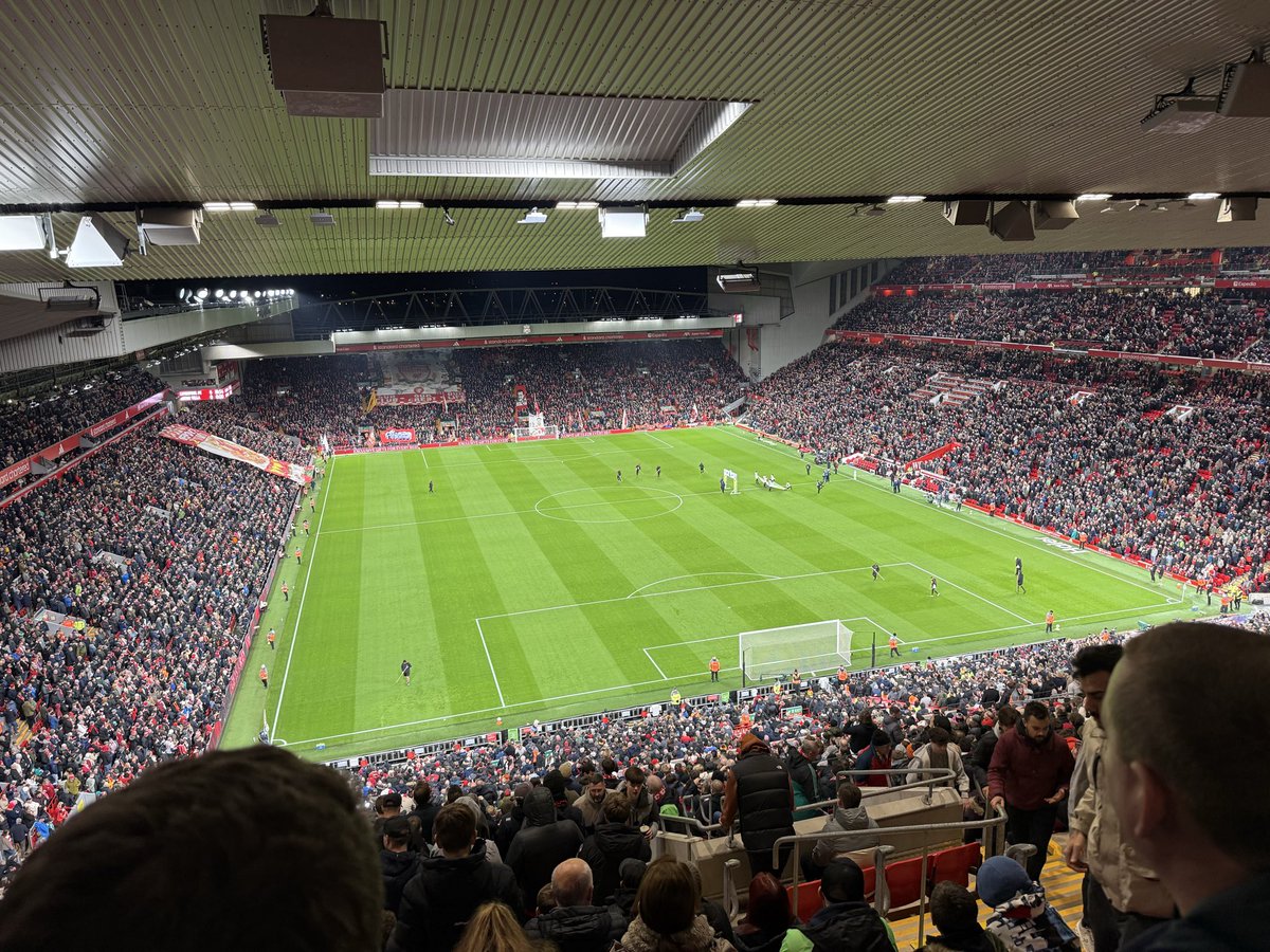 Adam Rowe tweet media