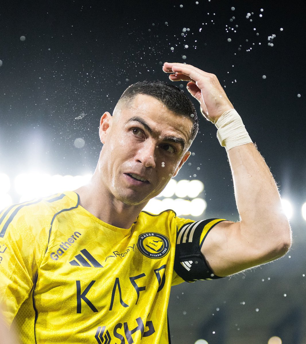 🚨🚨🚨🚨🚨🚨🗣️ الأسطورة كرستيانو رونالدو:

الانتصار مستحق اليوم 💛