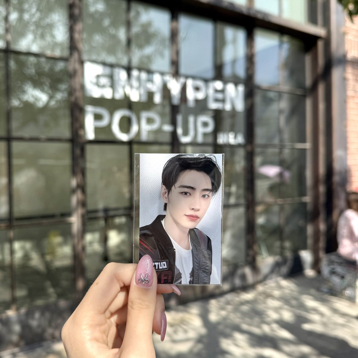 tyunnmellow's tweet photo. enha la pop up was a success 😭🤍 https://t.co/CQs7YJGost