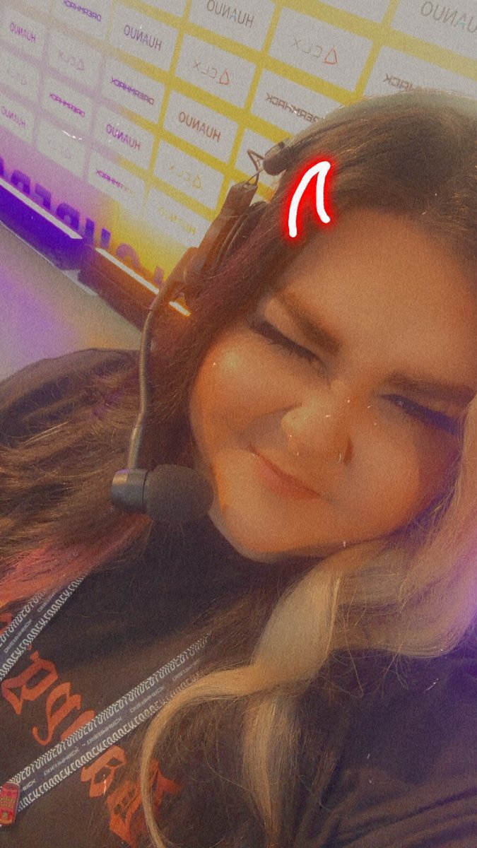 GOING LIVE FROM <a href="/DreamHackNA/">DreamHack North America</a> ATLANTA!!!!! Come hang outttt!!! Kick.com/li0nhearrt