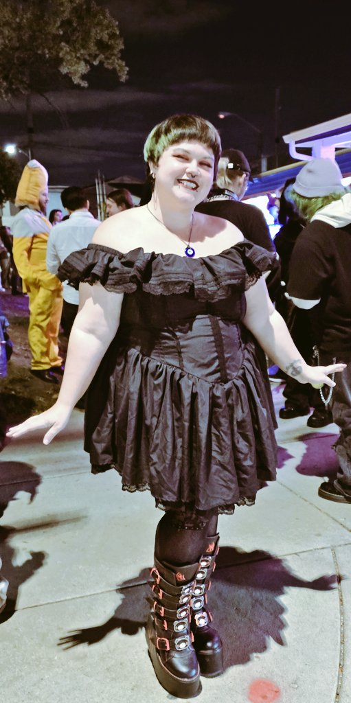 FriskyFencat's tweet photo. Happy oct 32nd the spooky dont stop https://t.co/8uxyTKZAXo