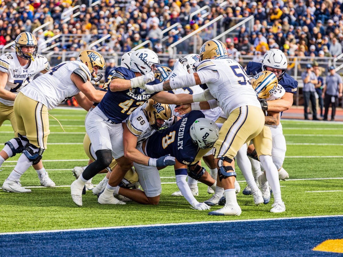 UNC_BearsFB's tweet photo. Two down, two to go...

📸 Lexie Kaye Photography

#BearCountry | #STBC https://t.co/eIZ54yVkLz