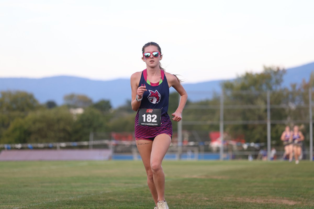 First-years Elaina Sherline and Shiloh Thompson put their names in the record book this morning after action at the ODAC Championships

📰: vixenathletics.com/news/2025/11/1…

#upupsweet x #vixenFIERCE x #PASSION