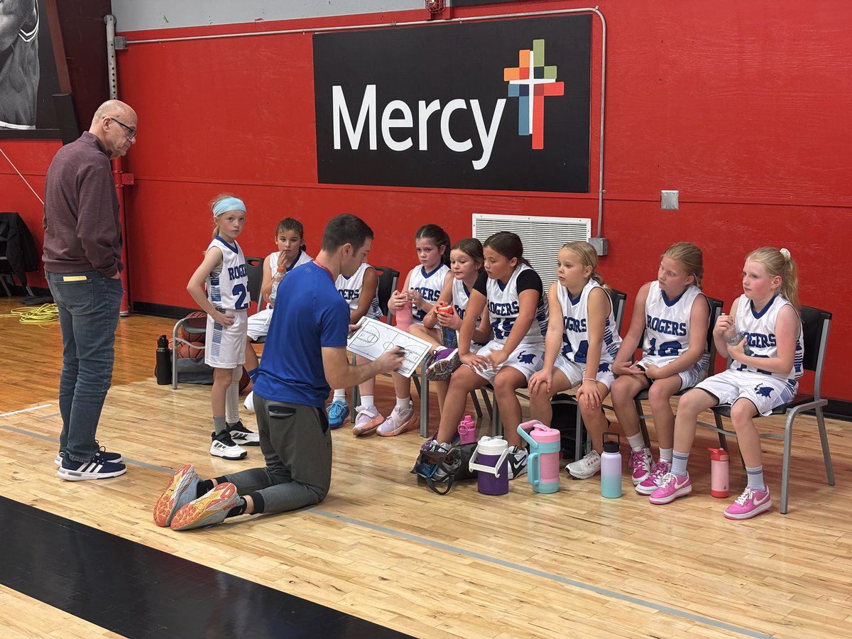 mountiewbb's tweet image. From Trick or Treatin’ on Friday to Ballin’ on Saturday. 3rd, 4th, &amp;amp; 6th Grade Lady Mounties in action! Go Mounties! @PaulADrps