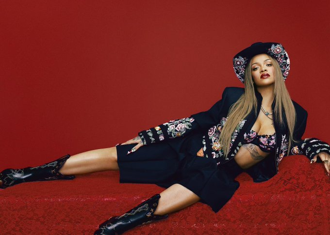 Rihanna's most streamed songs on Spotify this Friday:

1. Disturbia — 2.264.110
2. Breakin' Dishes — 1.849.789
3. Where Have You Been — 1.737.340
4. Only Girl (In The World) — 1.542.698
5. Don't Stop The Music — 1.497.913 
6. We Found Love — 1.403.353
7. Umbrella — 1.299.298
8.