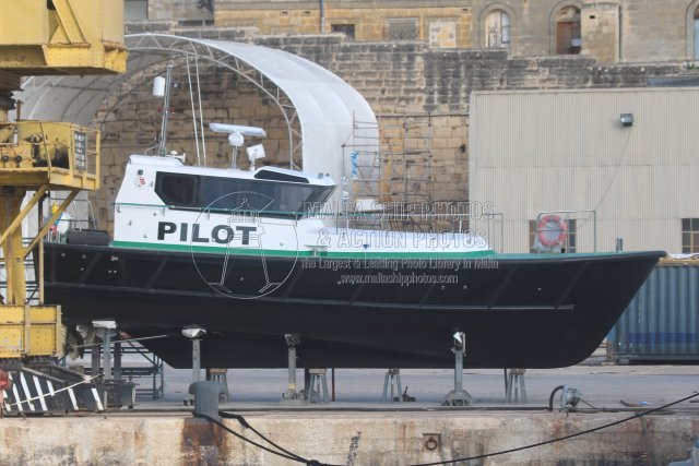 Shipguru's tweet image. #newbuild #maltamaritimepilots #pilotboat #SIERRA on her #hard at #grandharbourmalta -31.10.2025 - maltashipphotos.com - NO PHOTOS can be used or manipulated without our permission @worldshipsoc @ShippingTV @ShippingMag @ShippingMagnate @shippingdata @Rich_Ships @ShipsInPics