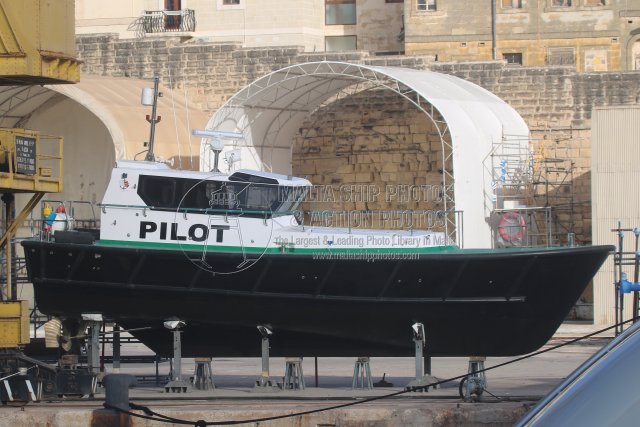 Shipguru's tweet image. #newbuild #maltamaritimepilots #pilotboat #SIERRA on her #hard at #grandharbourmalta -31.10.2025 - maltashipphotos.com - NO PHOTOS can be used or manipulated without our permission @worldshipsoc @ShippingTV @ShippingMag @ShippingMagnate @shippingdata @Rich_Ships @ShipsInPics