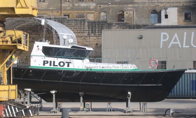Shipguru's tweet image. #newbuild #maltamaritimepilots #pilotboat #SIERRA on her #hard at #grandharbourmalta -31.10.2025 - maltashipphotos.com - NO PHOTOS can be used or manipulated without our permission @worldshipsoc @ShippingTV @ShippingMag @ShippingMagnate @shippingdata @Rich_Ships @ShipsInPics