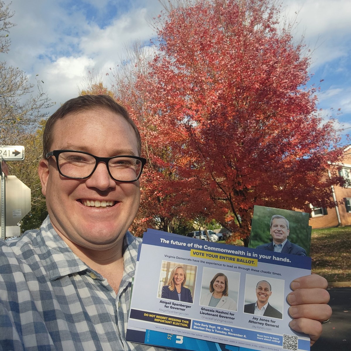 Gotta love that fall foliage pounding the pavement and getting out the vote in McLean!
<a href="/SpanbergerForVA/">Abigail Spanberger</a> <a href="/SenatorHashmi/">Senator Hashmi</a>