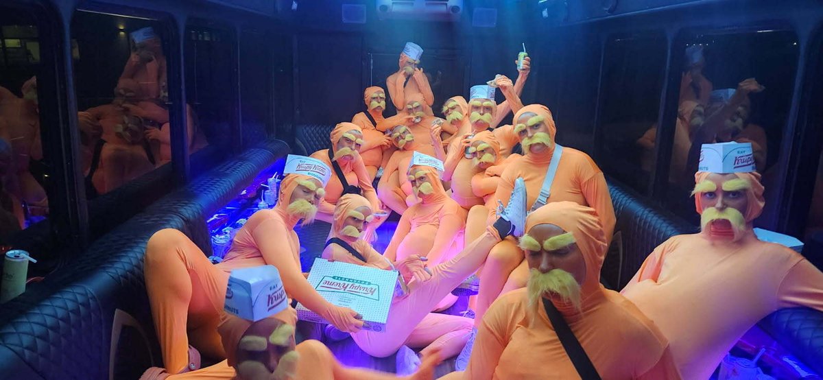 🎃 Halloween Champions?!
🧡 These legends packed our Party Bus in full costume and turned the night into pure fun (and a little chaos 😅).

#YEGPartyBus #AMPMLimo #HalloweenParty #EdmontonEvents #PartyBusVibes #BestCostumeEver #YEGNights #PartyOnWheels