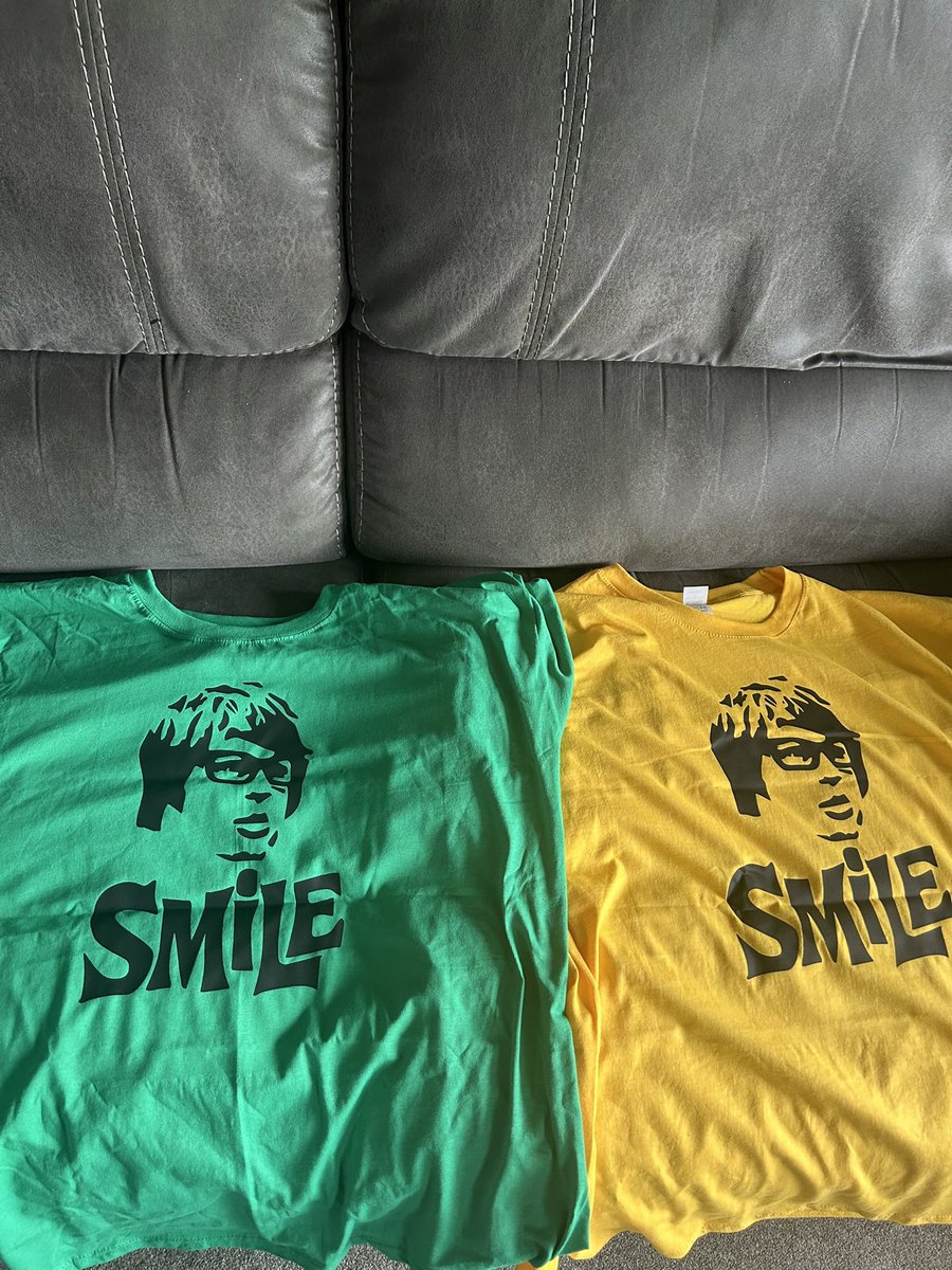 stephenmic1981's tweet image. Treated myself to these…🥰😍👕👕
💛💚 @TheBeachBoys @BrianWilsonLive #Beachboys #BrianWilson #Smile
