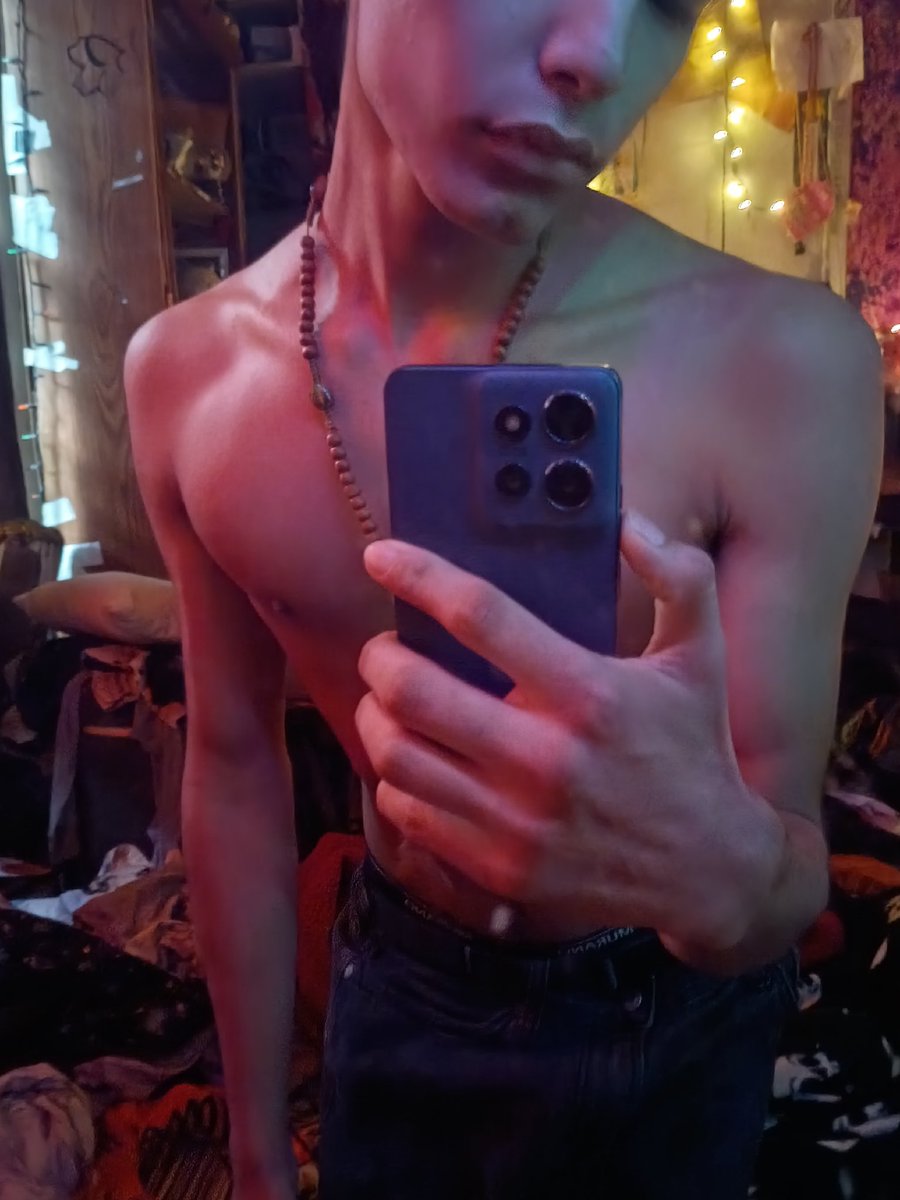 More like floppoween (,yesterday sucked butt)
But i got a new mirror!!😝