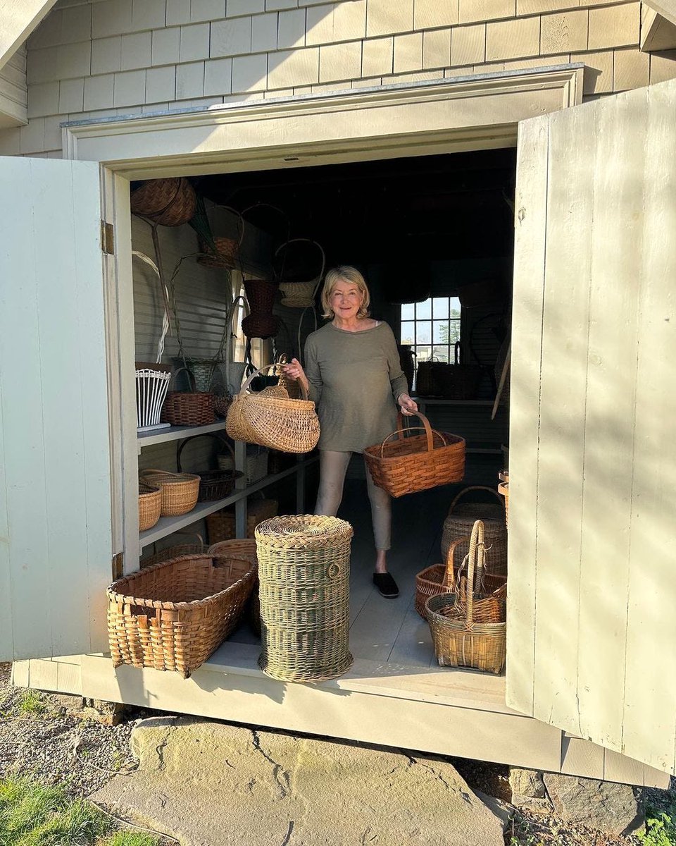 cardamomkiss's tweet photo. Thinking about Martha Stewart's Basket House https://t.co/AhZBw7YRjb