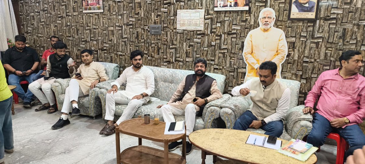 prateektmp's tweet image. बिहार में फिर NDA सरकार

बिहार विधानसभा चुनाव प्रचार के क्रम में आगामी कार्यक्रमों के संदर्भ में बैठक हुई व युवाओं के साथ जनसम्पर्क किया
📍बिहार