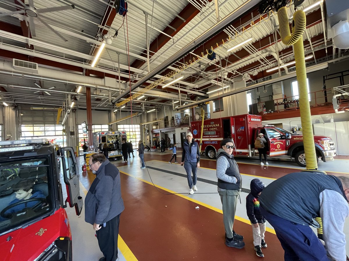 MassFirePics's tweet photo. Today, Needham Ma. Fire and Police held an open house at the station futuring "Pumpkin Smash" which was a huge hit! Boston Sparks Squad-10 cooked up some hot dogs for the crowd, Boston Medflight brought an ambulance also along with multiple other vehicles. (3) https://t.co/RWASQ1ySaw