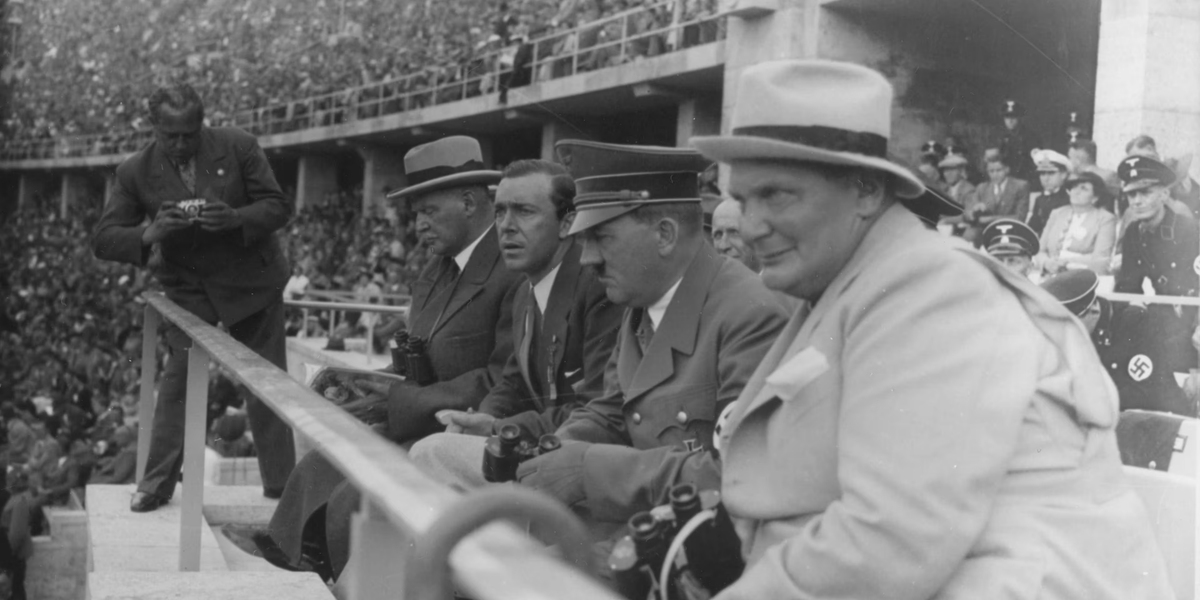 pinocchiooo's tweet image. أقعدوا قللوا من بلدكم كدة دايما ومن أي إنجاز تحققه عشان مش قادرين تفصلوا بين معارضتكم للنظام وبين الدولة، أنا عندي اعتراضات كتير على النظام بس ده مالوش علاقة أني أفرح ببلدي.