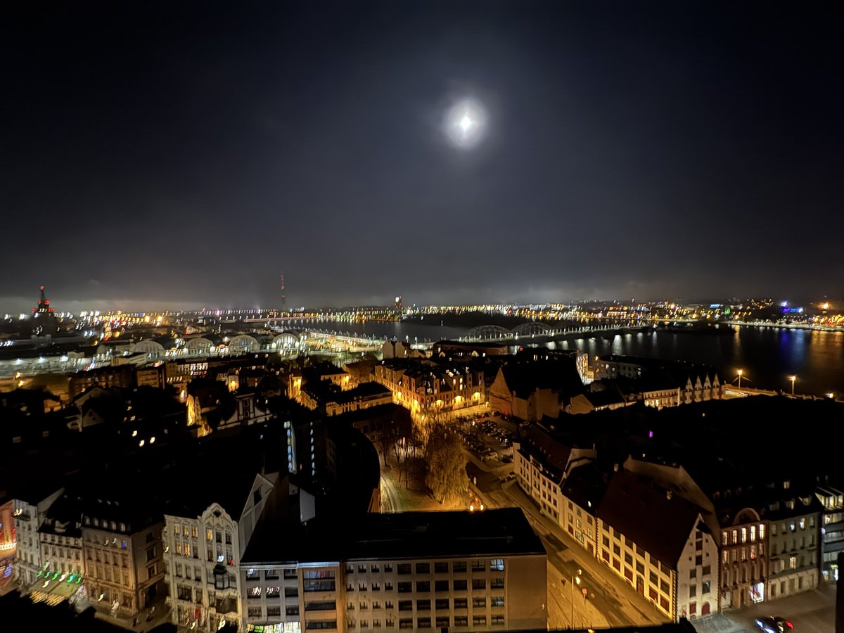 Әлеуметтік желідегі үйдегі секс видеолары Видео компиляция сиськи в сперму