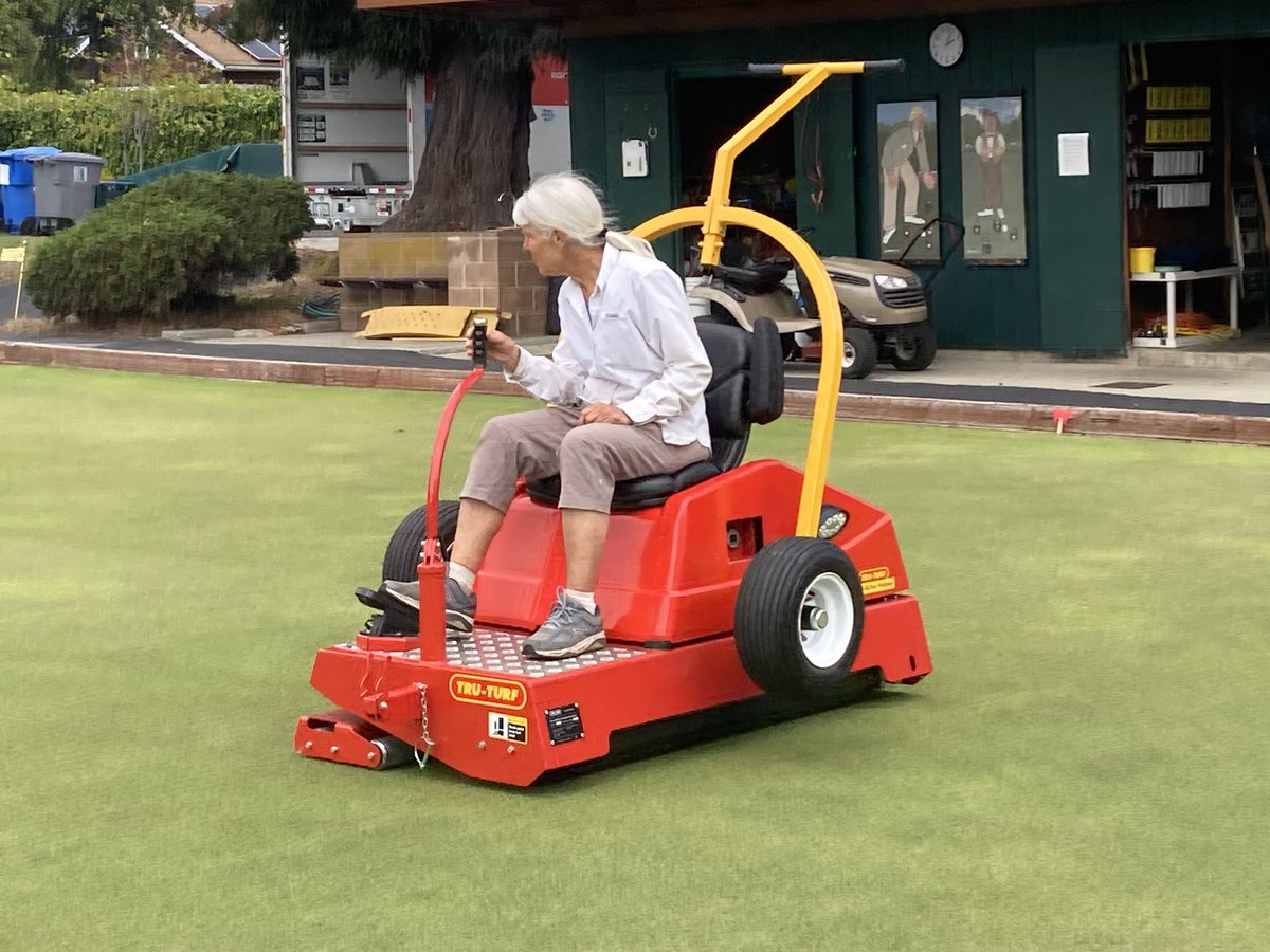 Berkeley Lawn Bowling Club ’s new BP60 🛼🔥 Quiet, Sustainable Revolution in Sports Turf Management 🌱

Roll while your neighbours are sleeping 😴 day and night.

The BP60 is engineered to provide unparalleled precision for both lawn tennis courts and bowling greens. It ensures a