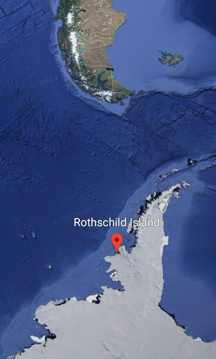 MartinDandach's tweet photo. No existe ninguna Rotschild Island. Esta es una isla del Departamento Antártida Argentina de la provincia de Tierra del Fuego, Antártida e Islas del Atlático Sur. La bandera es naranja, azul y blanca con forma de un albatrós y la cruz del sur. No hay ninguna discusión. No hay lugar para el Imperio Británico.