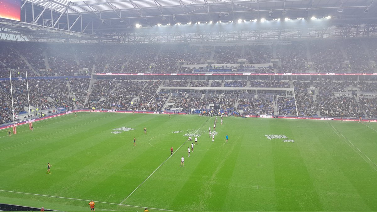 EdHocknull's tweet image. Take a bow @Everton - you've built one of the best stadiums in the world. Best view I've ever had, and my ears are still ringing 6 hours after the final whistle! @England_RL @SuperLeague please bring our sport back here again! #RugbyLeague #TheAshes