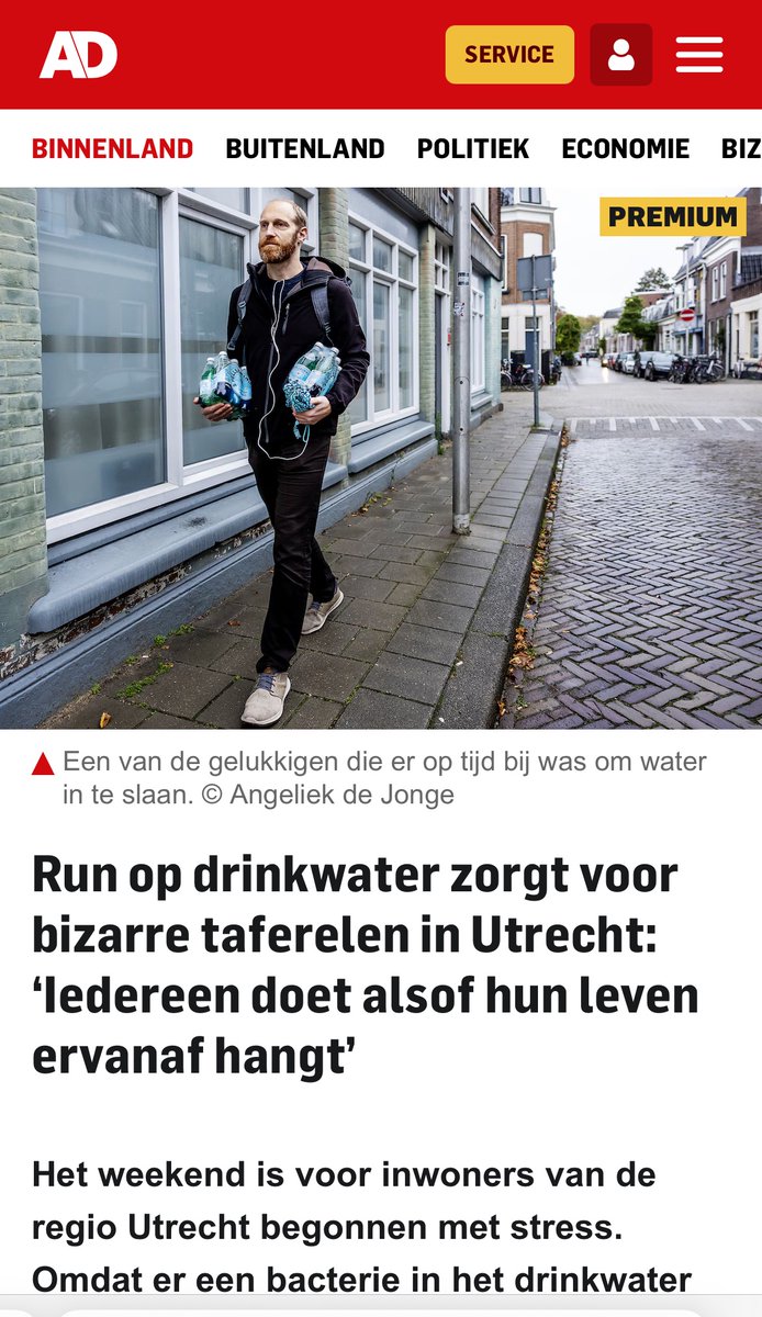 demo_creatie's tweet image. Betere kop:

‘Heel #Utrecht heeft geen #noodpakket in huis’ 

@ADnl 

#drinkwater #water #ecoli #poepbacterie